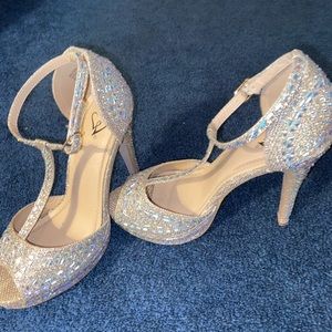 High he’ll gem shoes!